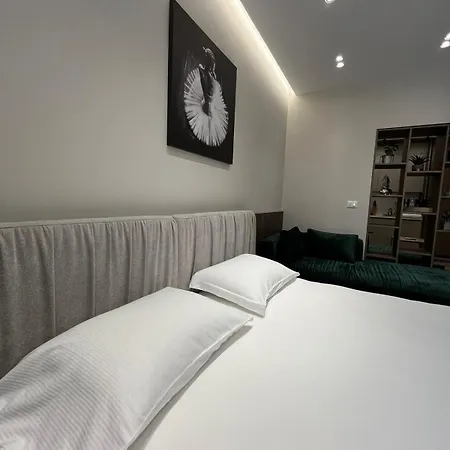 Sun Apartment *